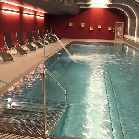 Mirabeau Etoile Готель 4*