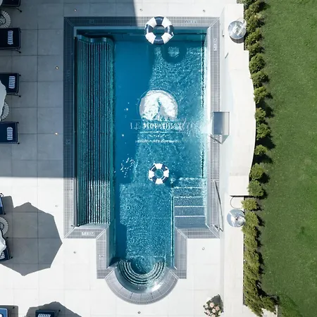 Mirabeau Etoile 호텔