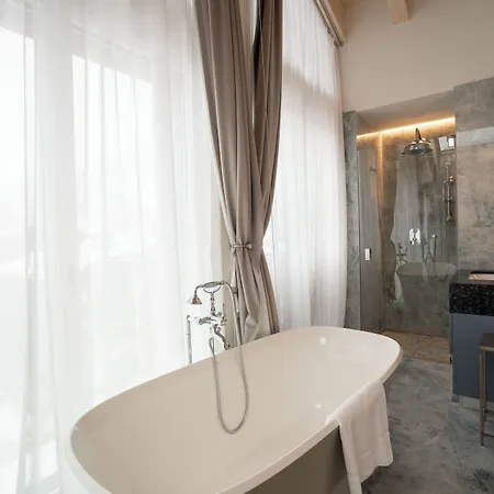Mirabeau Etoile Готель 4*