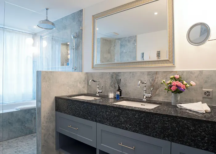 Mirabeau Etoile Szálloda