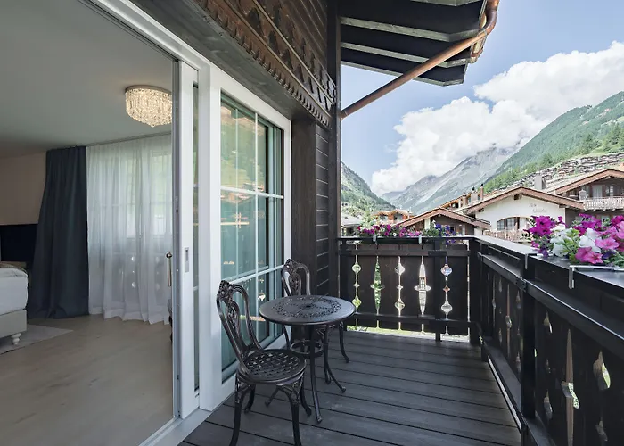 Mirabeau Etoile Hotel