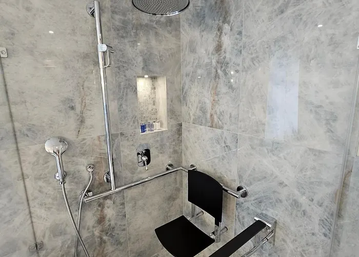 Mirabeau Etoile Готель 4*