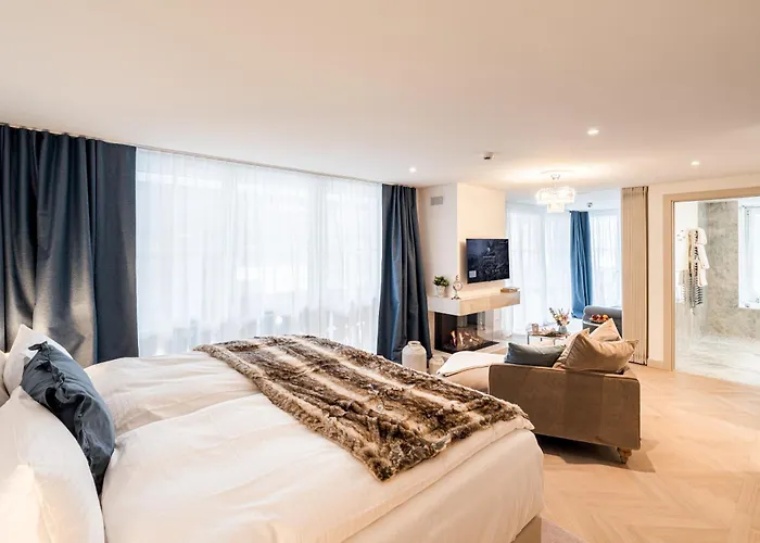 Mirabeau Etoile Hotel